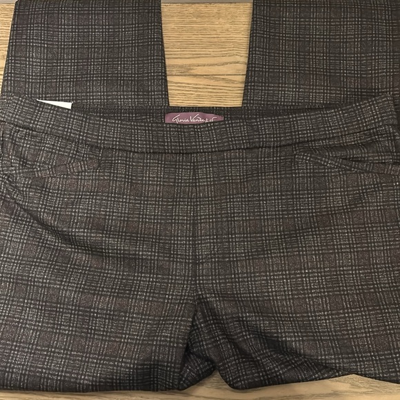 Gloria Vanderbilt Pull On Trouser. Size 20W. Color Black- Chambery Plaid. NWT. - Picture 6 of 8